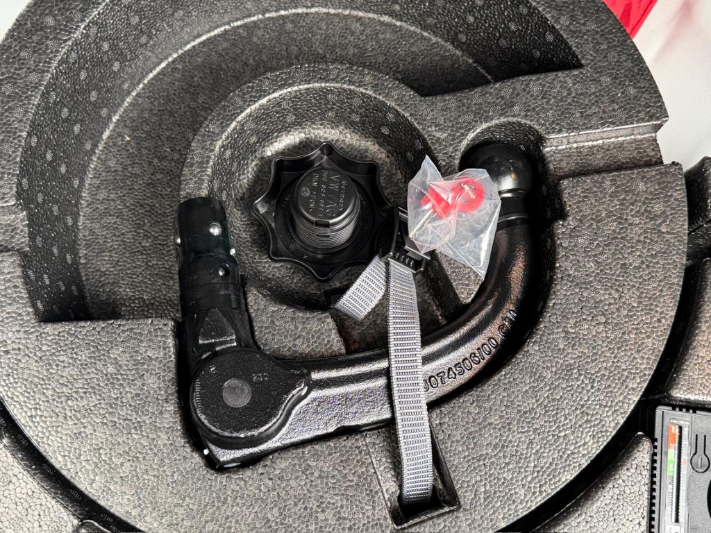 Volkswagen T-roc 1.5 tsi 150pk dsg style | trekhaak | navi | iq light | ada