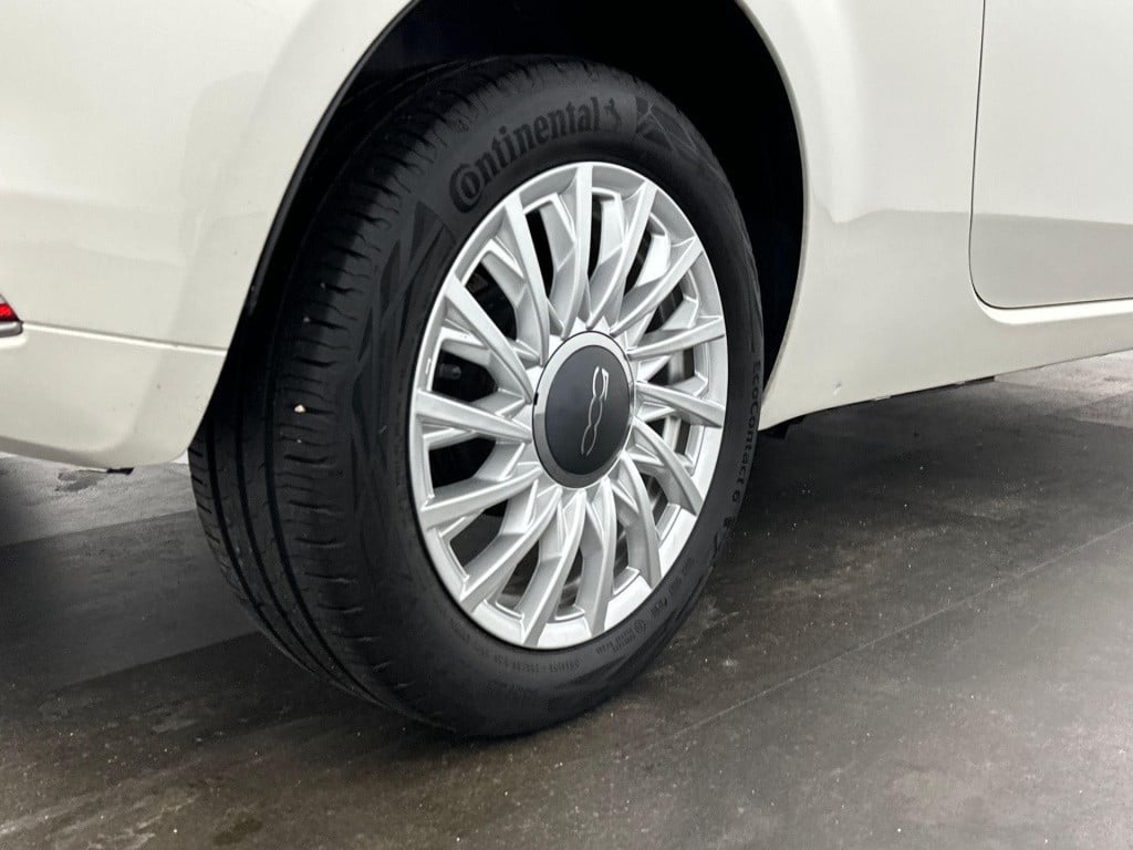 Fiat 500 1.2 lounge | automaat | bluetooth | dab | airco | lage km stand