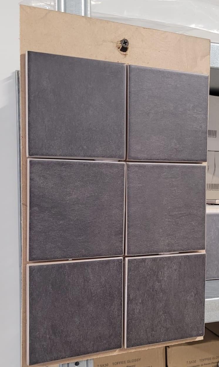 3035-389 Mat zwarte wandtegels, 10x10 cm, 34,95 per m²