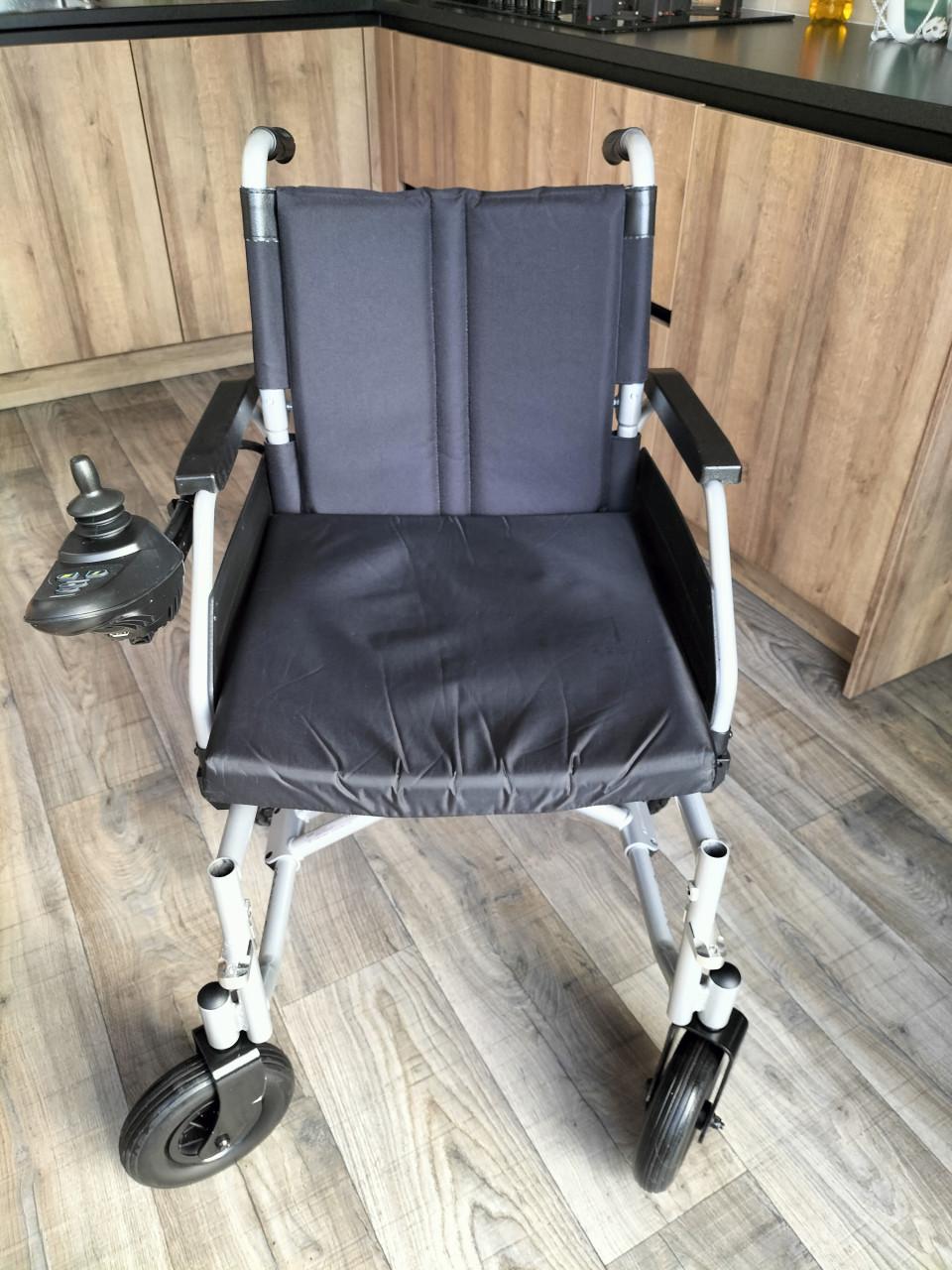 TE KOOP: ELEKTRISCHE ROLSTOEL