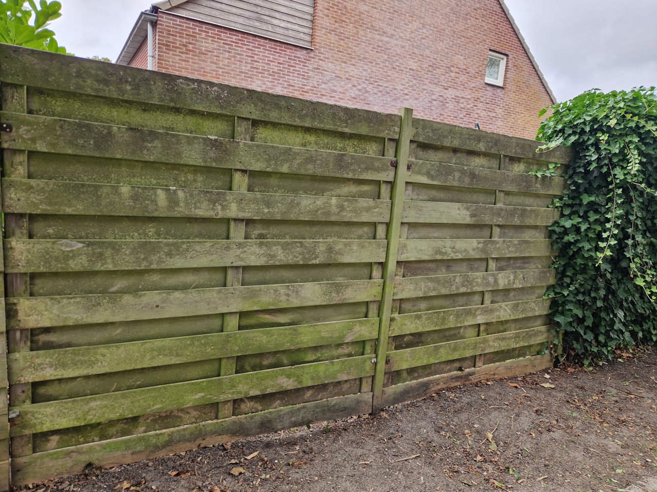 Gratis op te halen 5 gebruikte schuttingpanelen