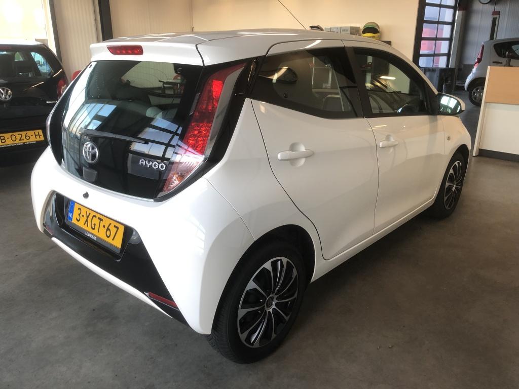 Toyota Aygo 1.0 vvt-i x-play