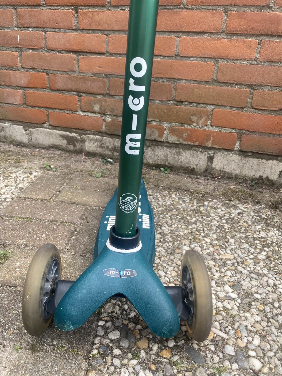 Mini micro eco kinderstep donkergroen