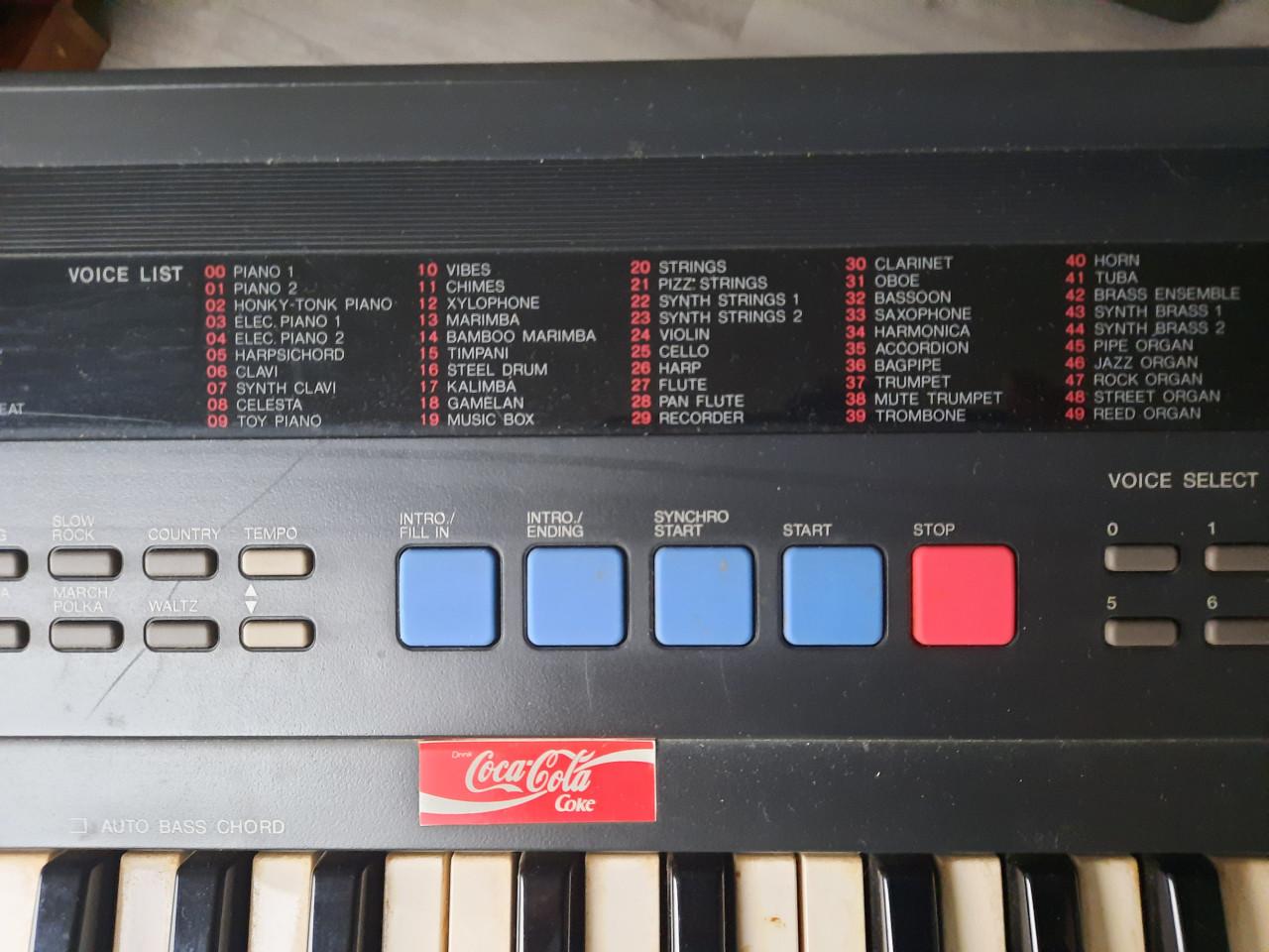 Yamaha PSR 70 keyboard