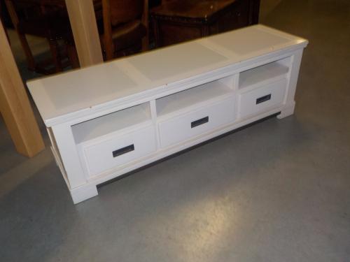 Mooie kwaliteit tv meubel in goede staat met 3 laden