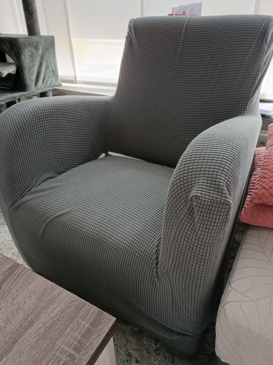 Grijze fauteuil met gratis hoes