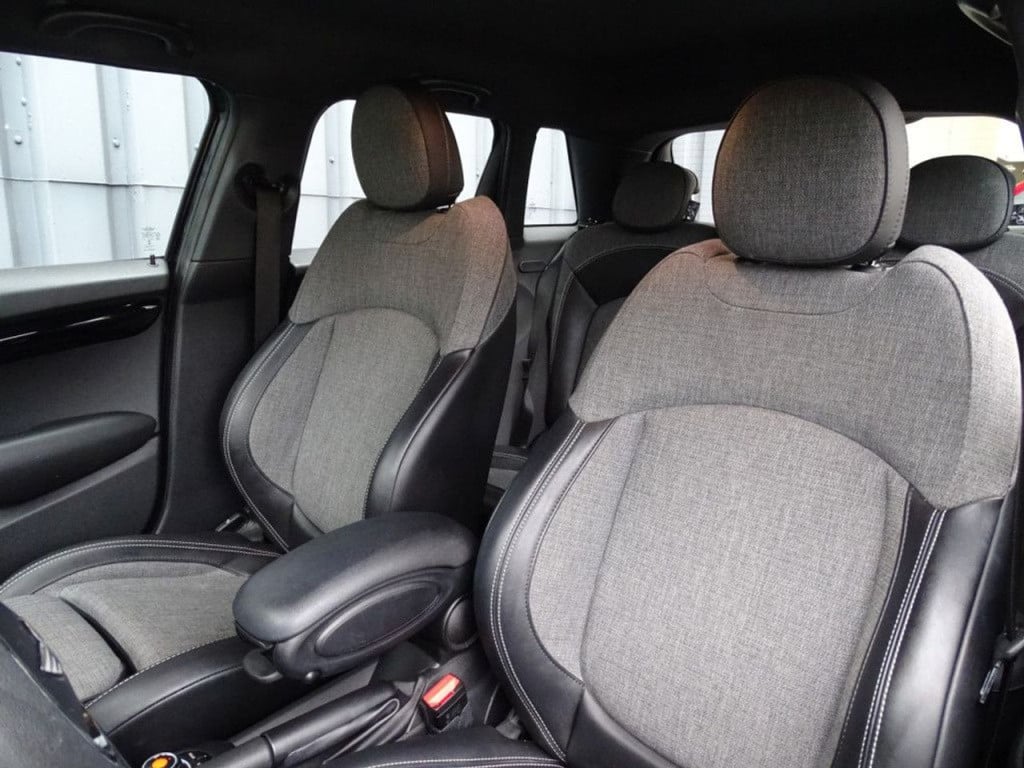 Mini Cooper mini 1.5 serious business automaat | jcw pack | king's cross