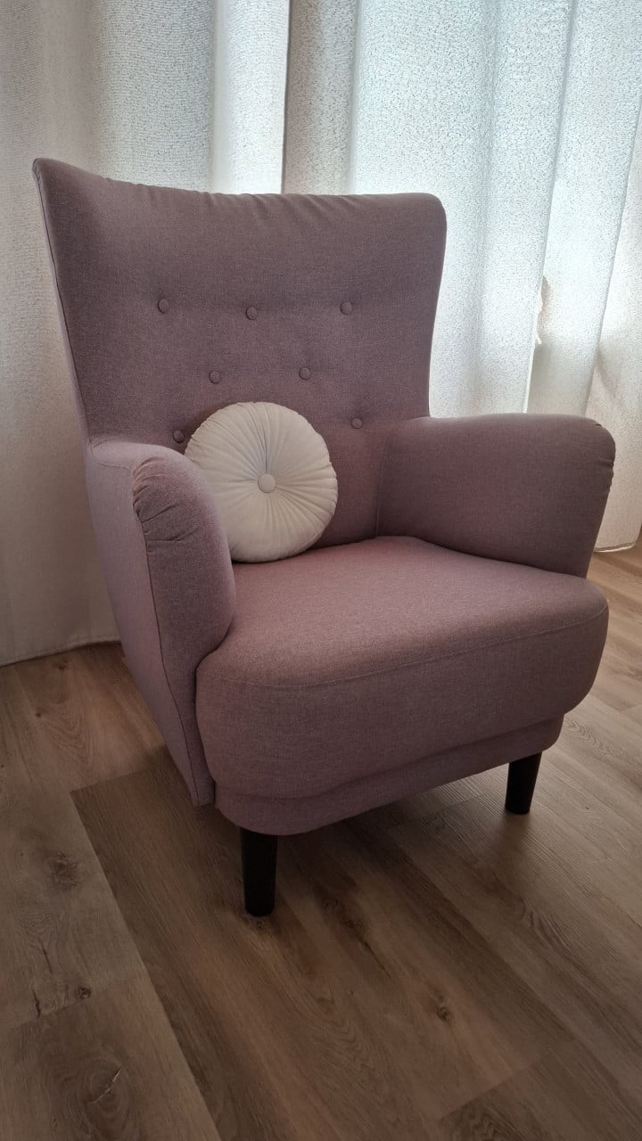 Roze fauteuil