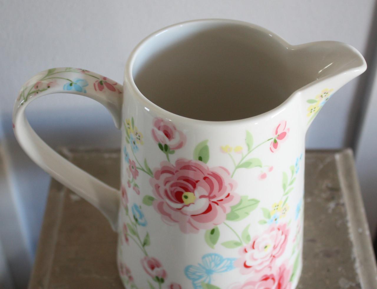 Gebloemde kan schenkkan