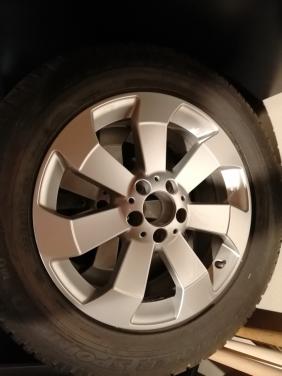 Mooi set Mercedes GLK velgen / Met winterbanden (MOET WEG)