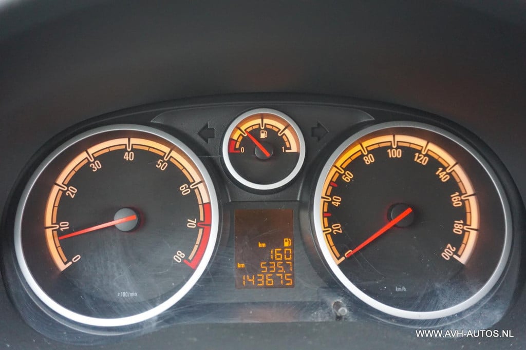 Opel Corsa 1.2-16v enjoy