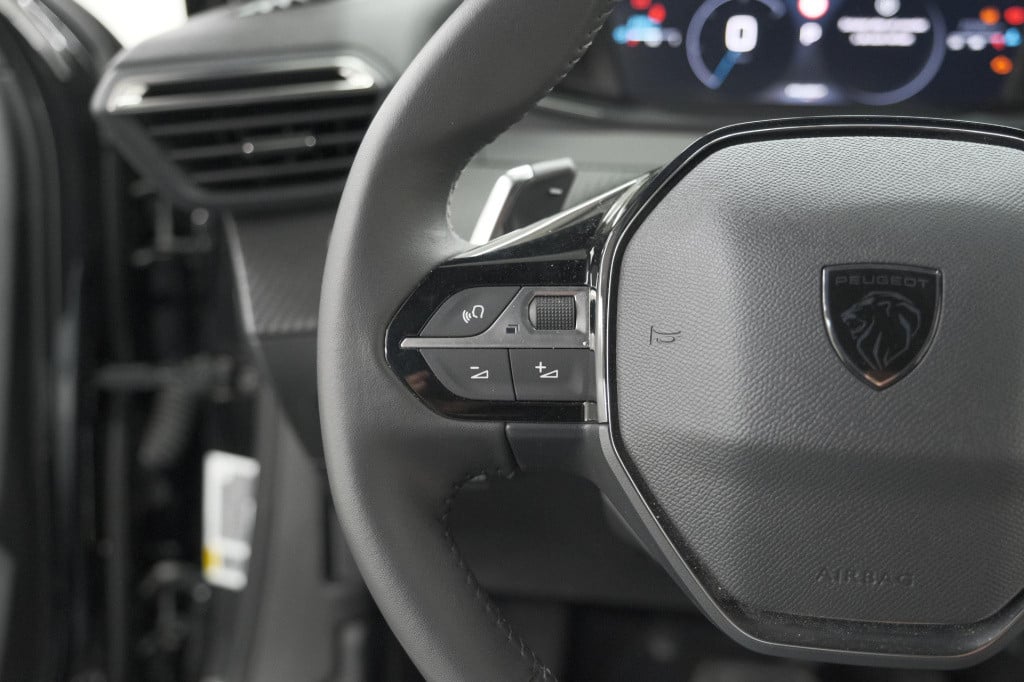 Peugeot 2008 puretech 130 eat8 allure | 360 camera | adaptieve cruise contr