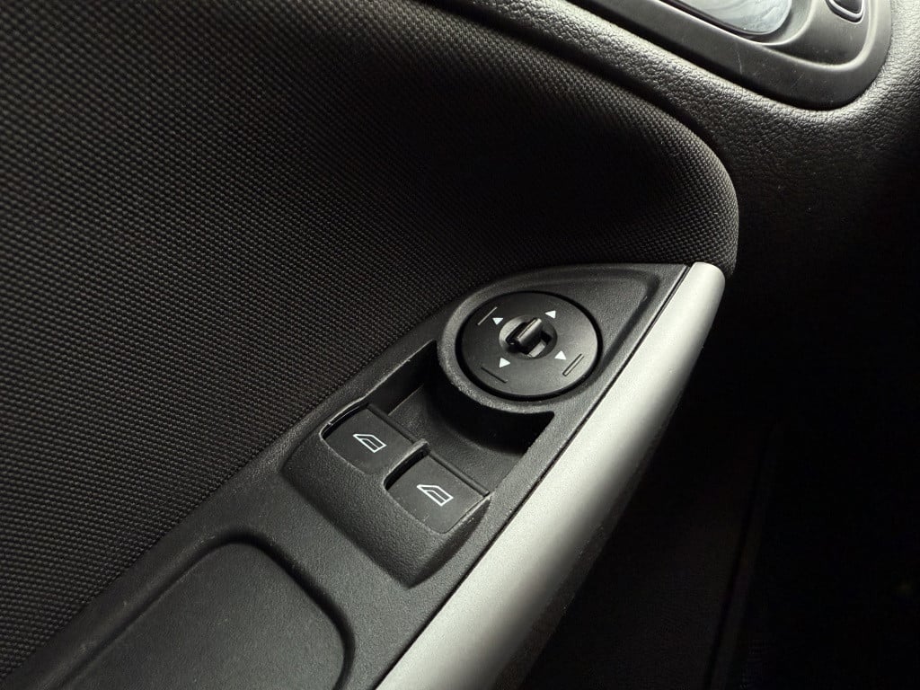 Ford Focus 1.0 titanium edition // nieuwe distributie + grote beurt //