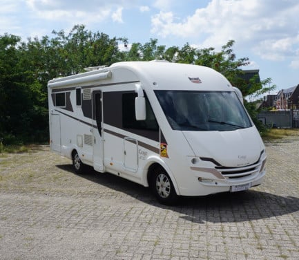 Mc Louis Nevis 873 G Carat 2016 met 63.500km goede opties!