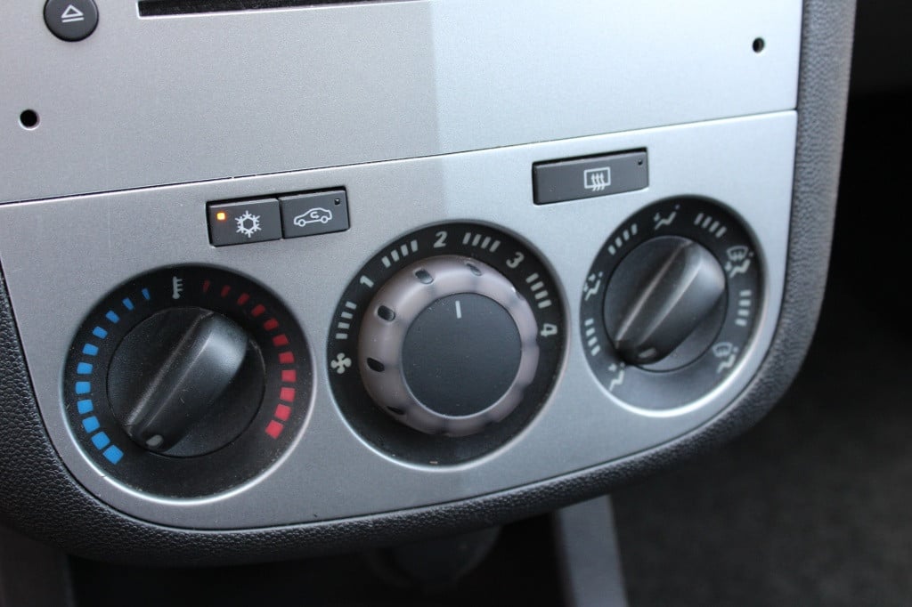 Opel Corsa 1.2-16v cosmo