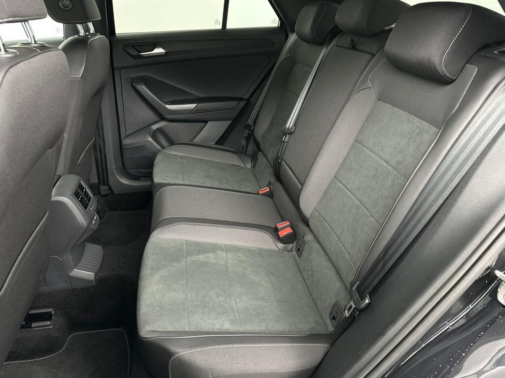 Volkswagen T-roc r-line 1.5 110 kw / 150 pk tsi suv 7 versn. dsg