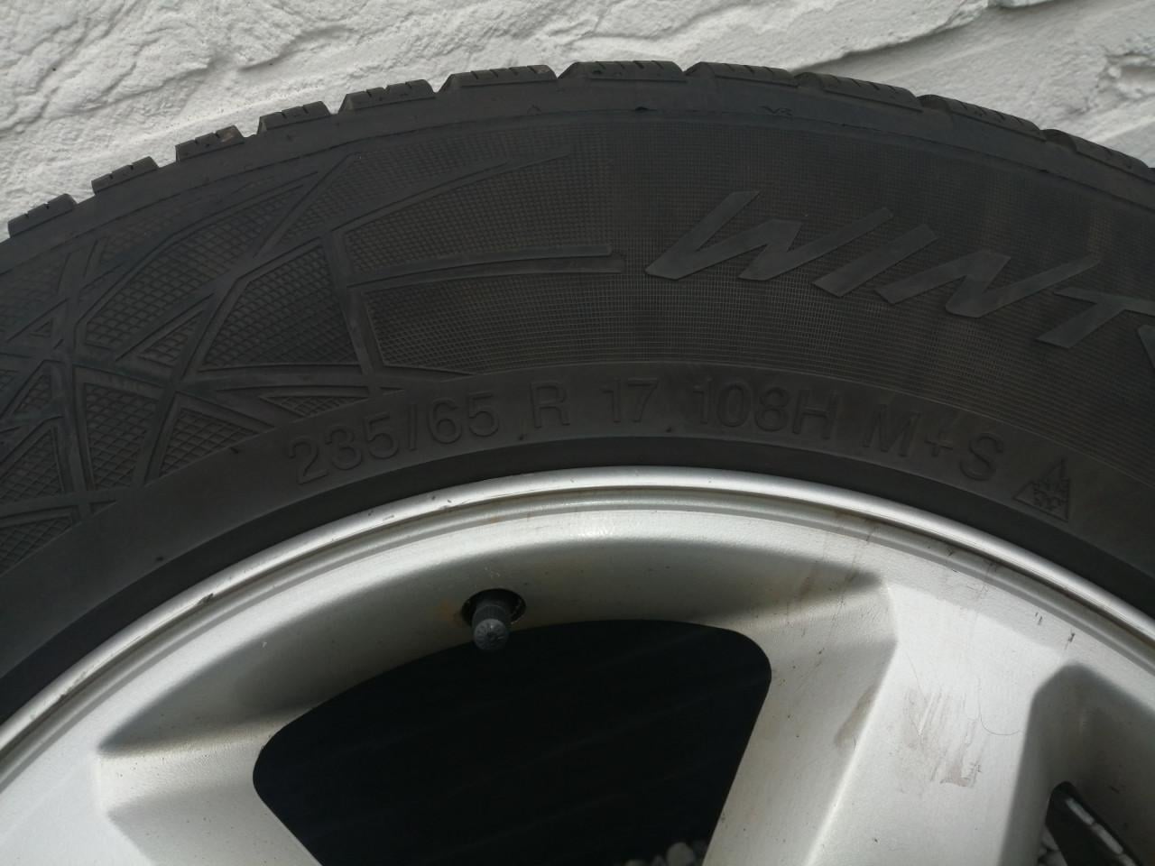 Hyundai lichtmetalen velgen met Vredestein winterbanden