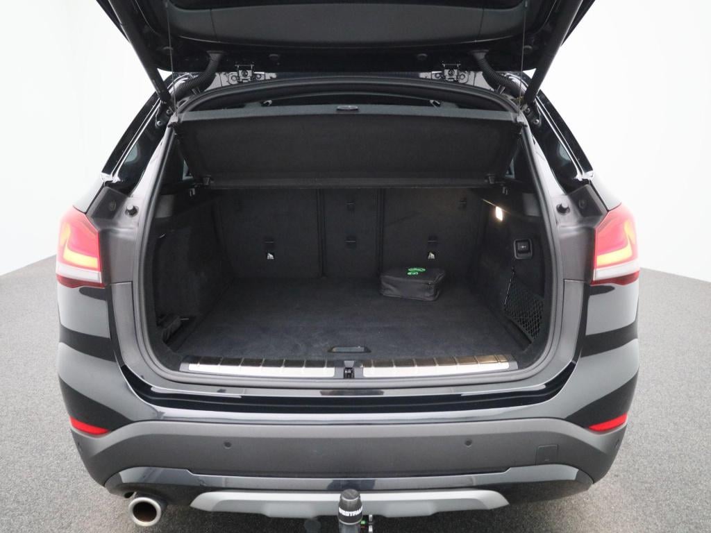 BMW X1 sdrive18i business edition | automaat | navigatie | head-up display