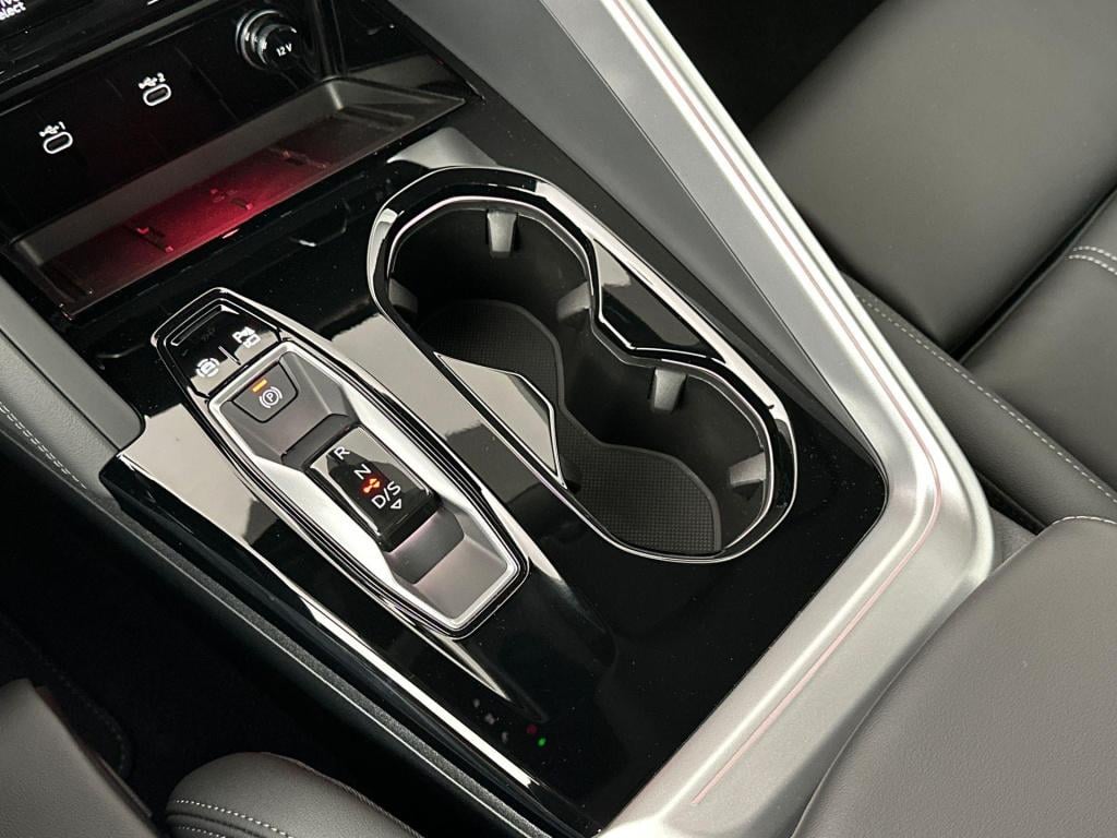 Audi Q5 advanced edition e-hybrid 220 kw / 299 pk suv 7 ve