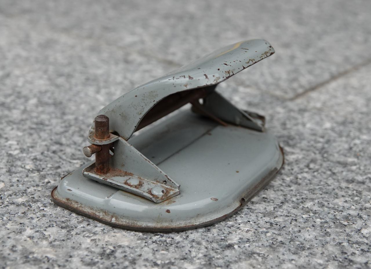 Vintage perforator Soennecken 26