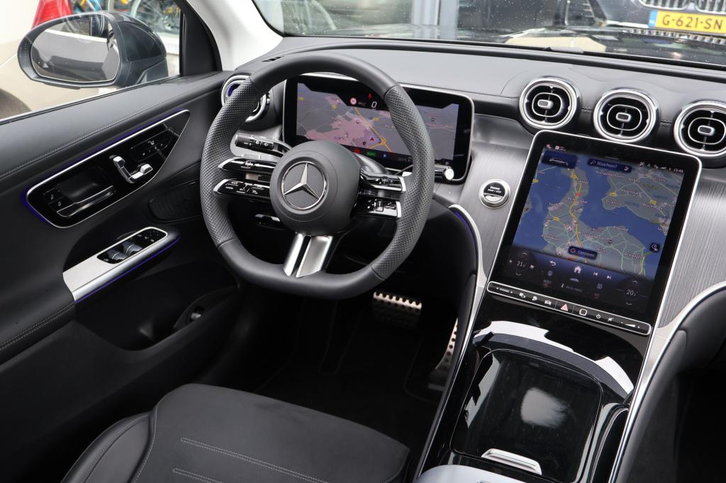 Mercedes-Benz Glc 300e 4matic amg l airmatic l gestuurde achteras l panoram
