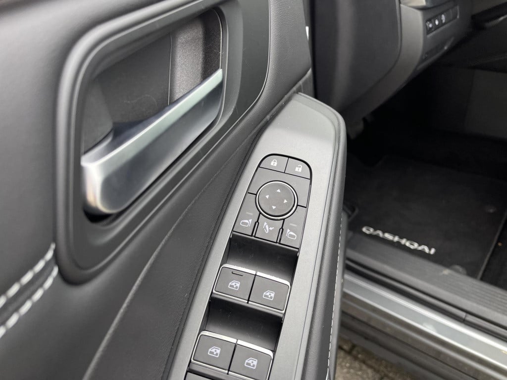 Nissan Qashqai 1.3 mhev xtronic n-connecta panoramadak + cold pack