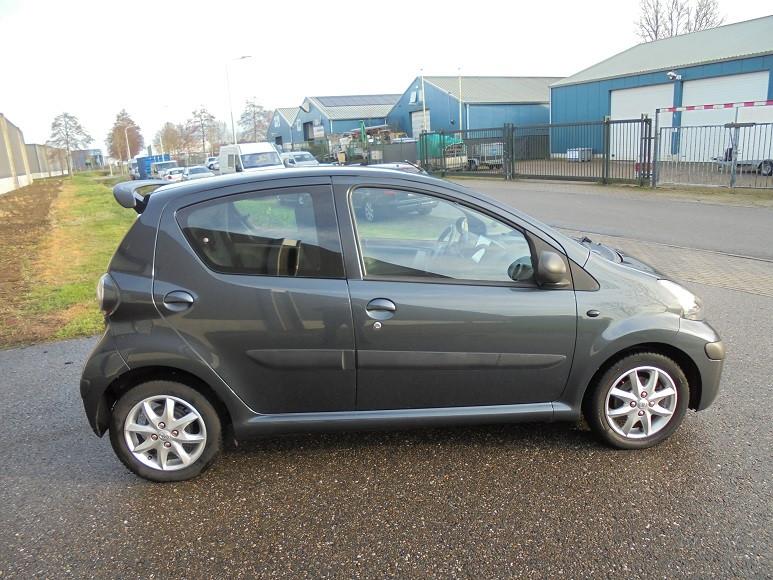 Toyota Aygo 1.0-12V/Navigator/Airco/Elek.pakket/BJ 2011/KMST 129.027+NAP