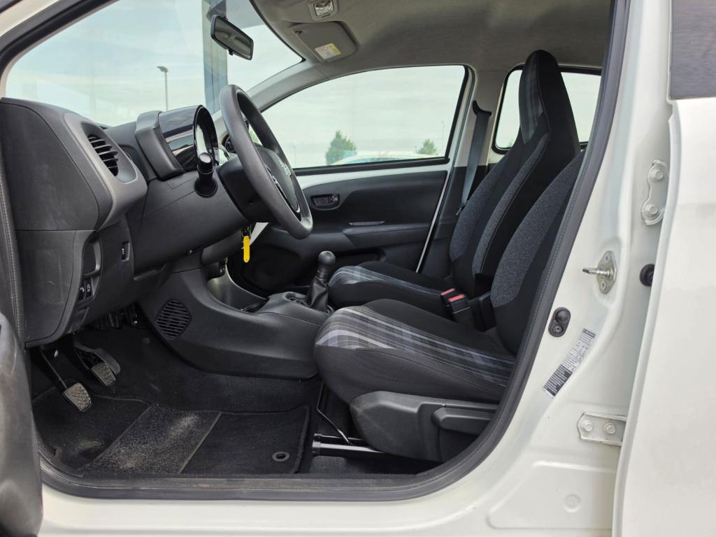 Peugeot 108 1.0 e-vti active | parkeersensoren | airco | bluetooth