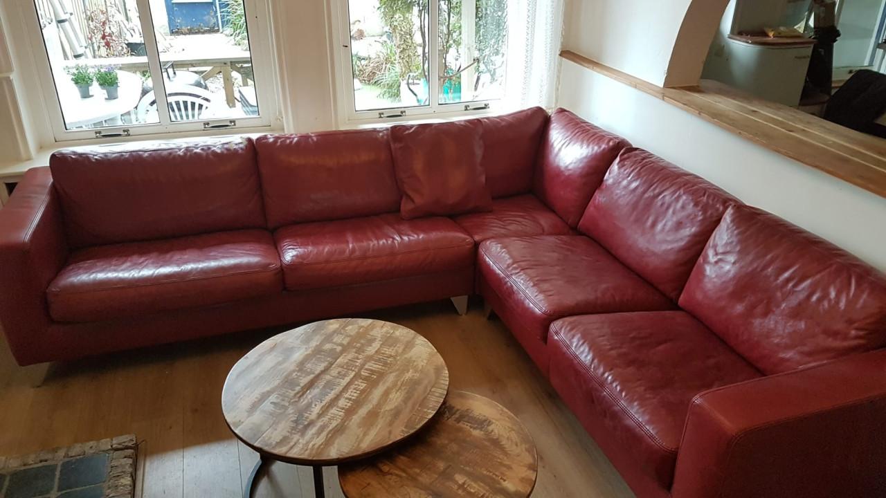 Zeer mooie Machalke designhoekbank in bordeauxrood leer