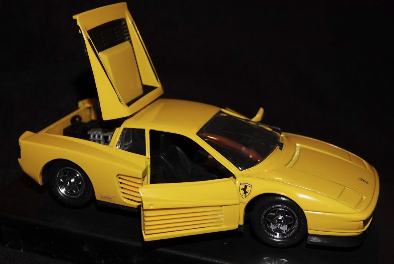 Revell Ferrari Testarossa vintage modelauto 1:24 in box
