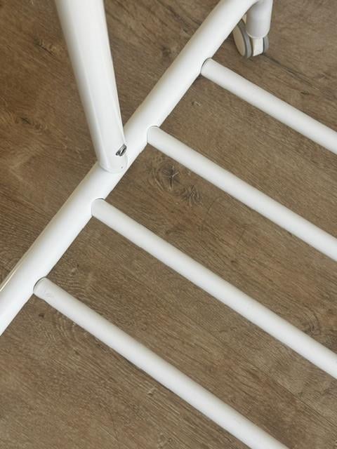 Kledingrek op wielen, nieuwstaat, wit, metaal