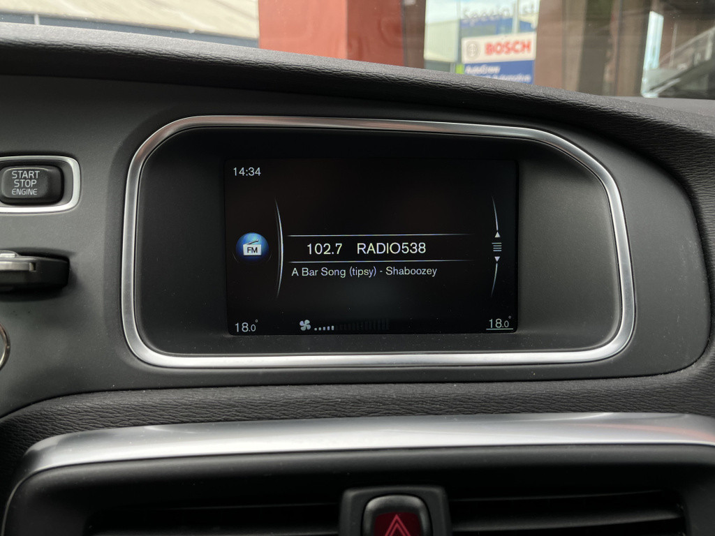 Volvo V40 2.0 t3 momentum | cruise | lmv 17'' | navi