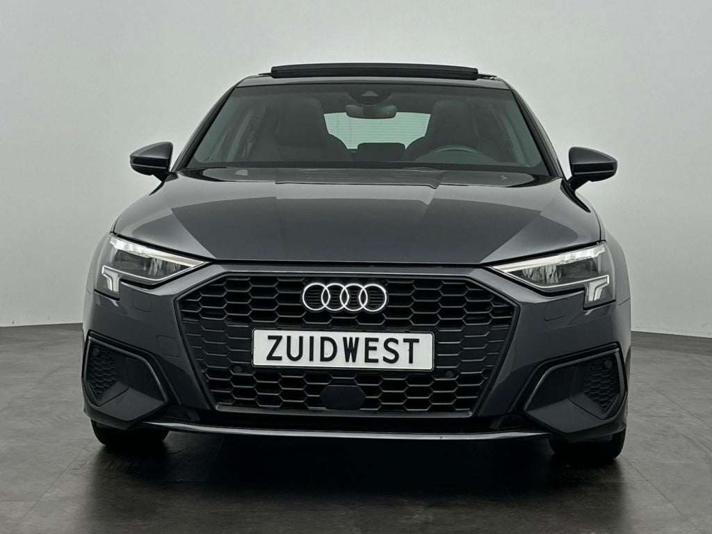Audi A3 sportback 35 tfsi s-line pano matrix leder carplay