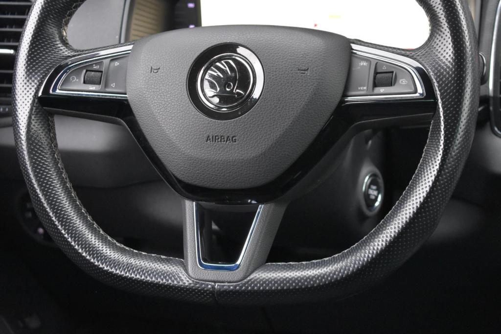 Skoda Karoq 1.5 tsi act sportline | trekhaak | camera | nap | canton | appl