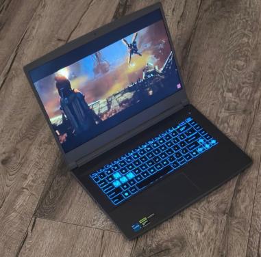 MSI GAming Laptop RTX 3050 - SSD - I5 13420H 8 CORE - 16GB