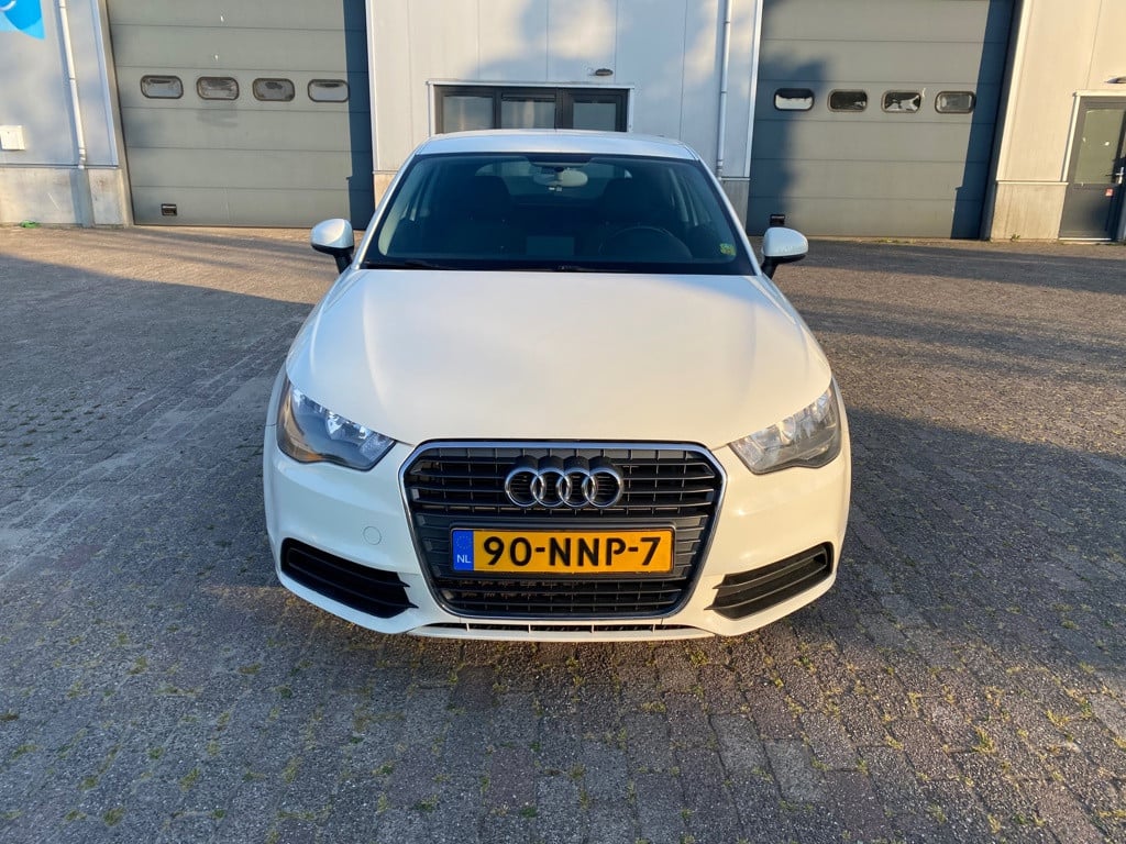 Audi A1 1.2 tfsi attraction pro line business nieuwe motor!