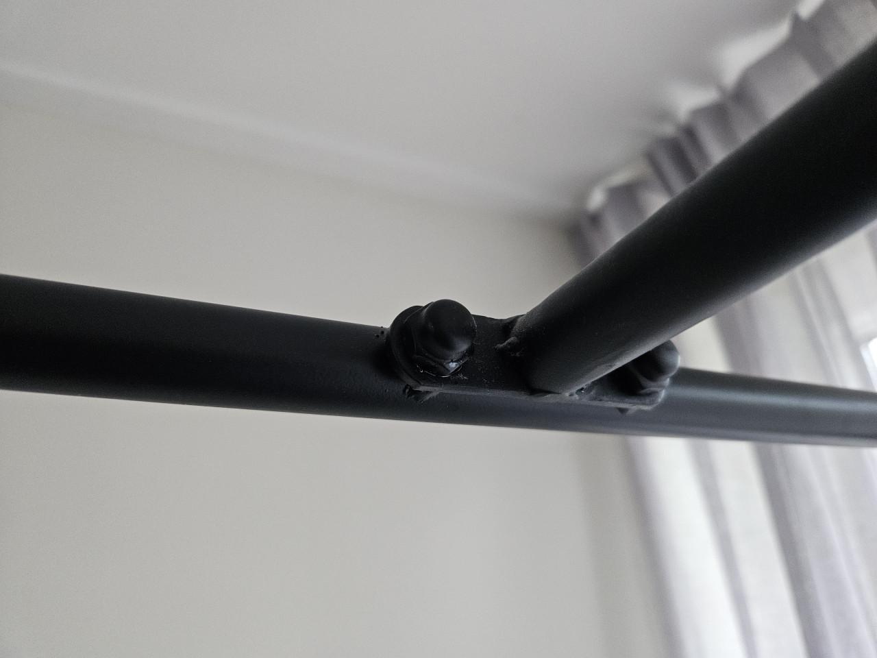 2x robuust verrijdbaar kledingrek met legplanken