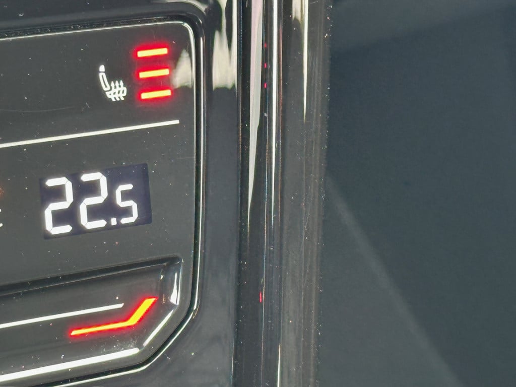 Volkswagen T-roc 1.5 tsi 150pk dsg r-line | camera | keyless | elek. achter