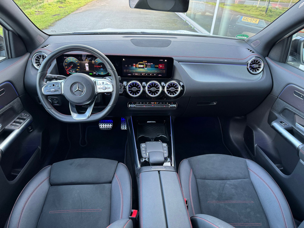 Mercedes-Benz Eqa 250 amg line 67 kwh automaat , night-pakket