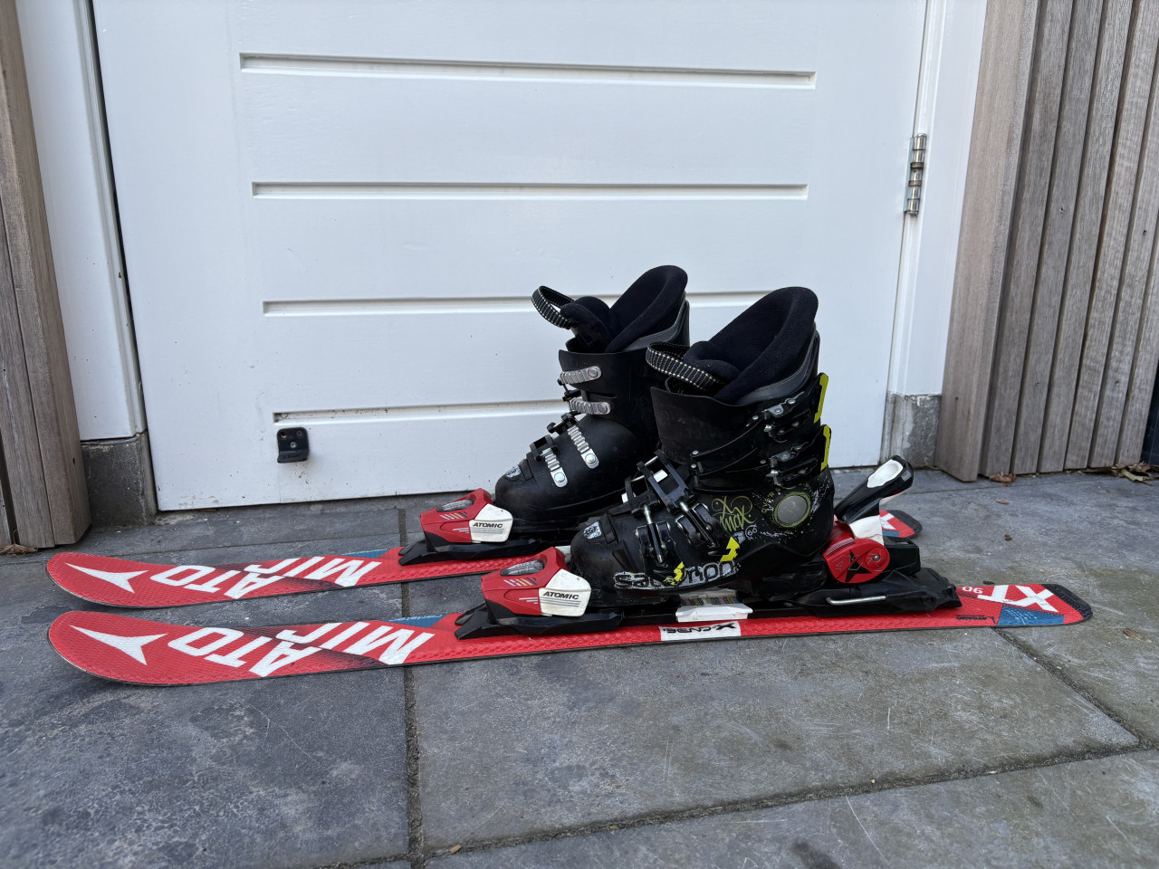 Atomic xt 90cm ski’s met Salomon x max 60t skischoenen (maat 27/28)