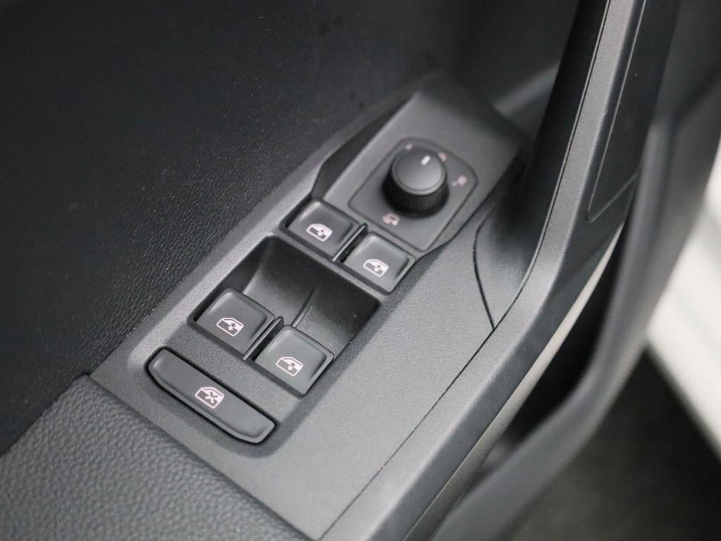 Seat Ibiza 1.0 tsi style business intense | navigatie | parkeersensoren | c