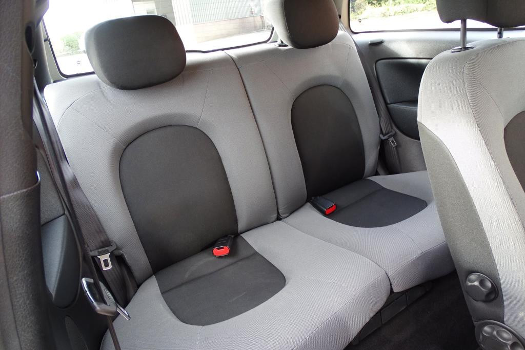 Lancia Y(psilon) 1.2 argento 60-pk 3-drs