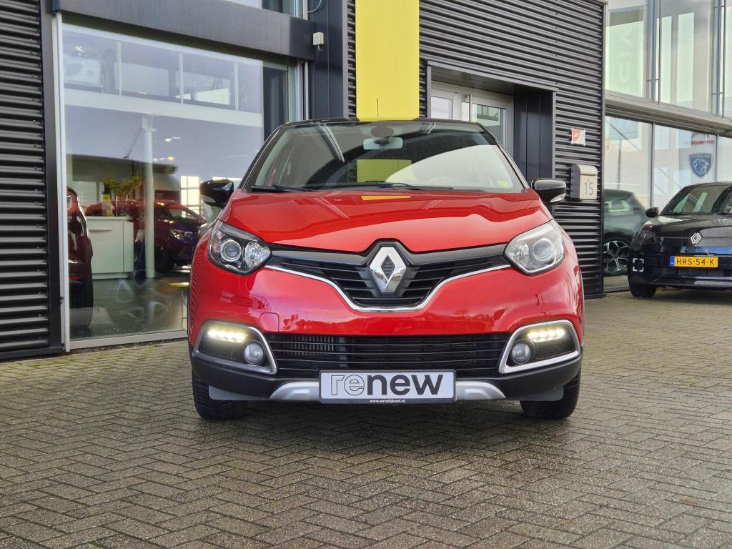 Renault Captur tce 90 helly hansen camera, trekhaak, all season banden, nav