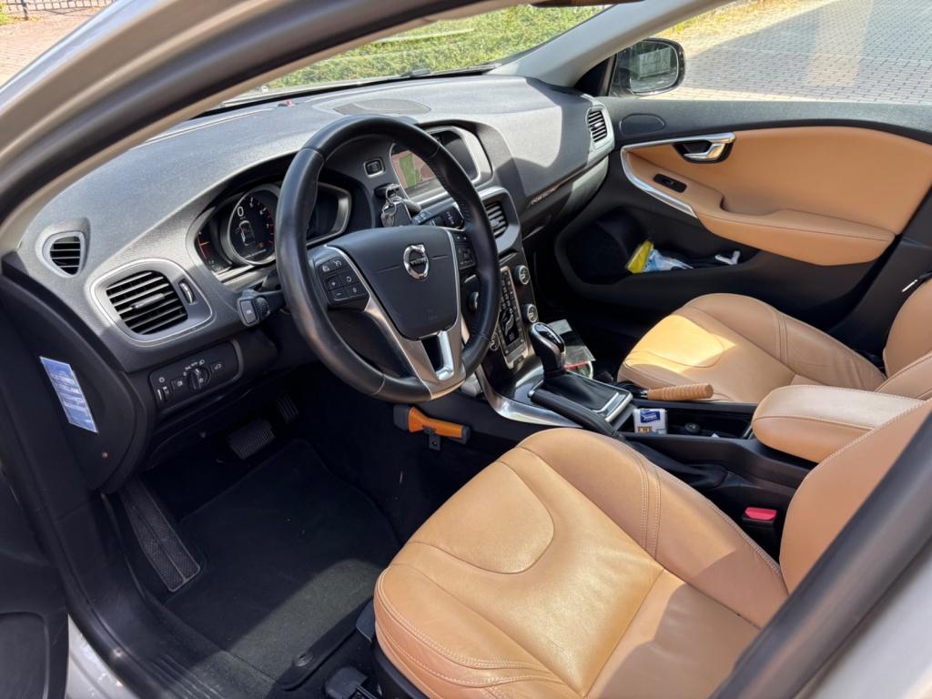 Volvo V40 cross country t3 aut6 polar+ luxury| pano| camera| dab+| leder| k