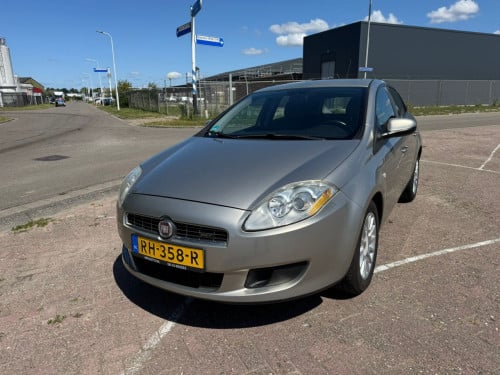 Fiat bravo bj 2011 2450 euro