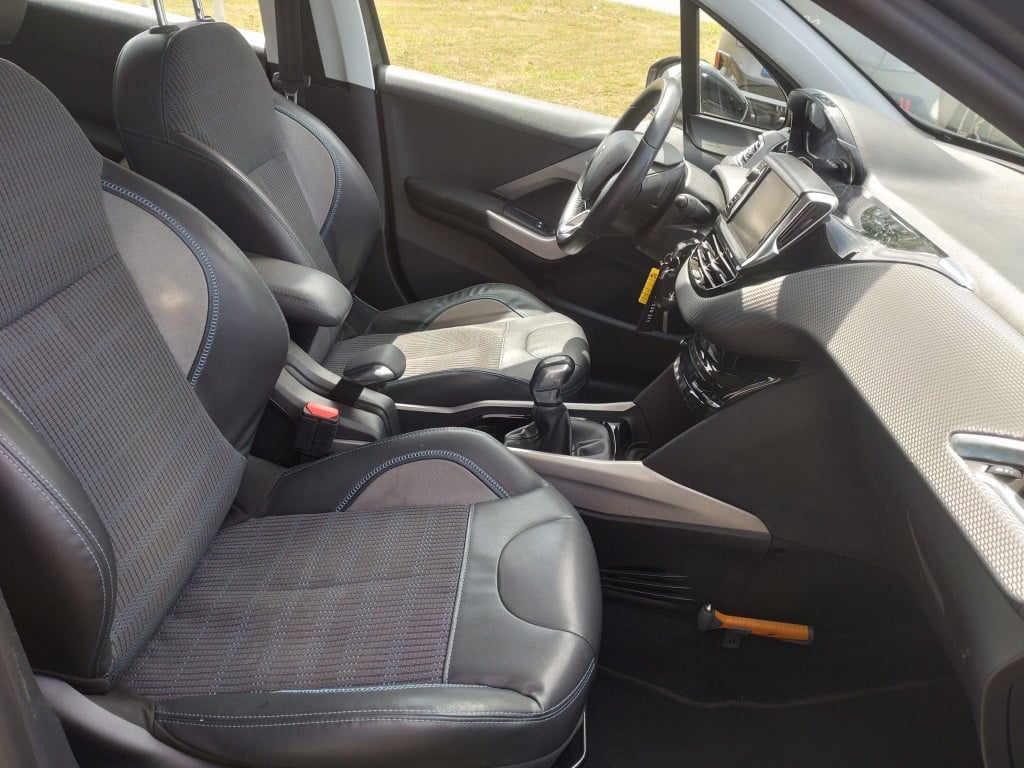 Peugeot 2008 1.2i puretech urban cross