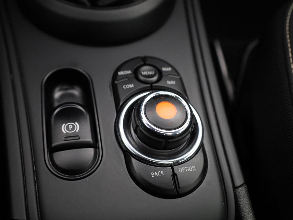 Mini Countryman 1.5 cooper all4 pepper | automaat | navigatie | panoramadak