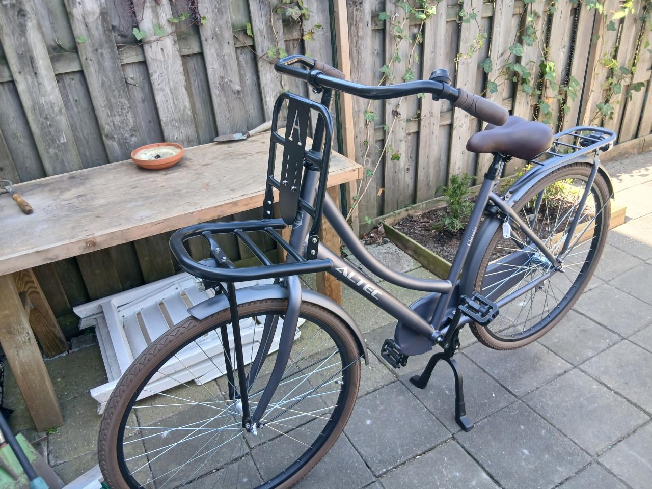 Te koop splinternieuwe dames transportfiets 28 inch