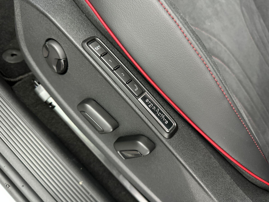 Volkswagen Id.3 gtx performance 79 kwh accu, 240 kw / 326 pk hatch