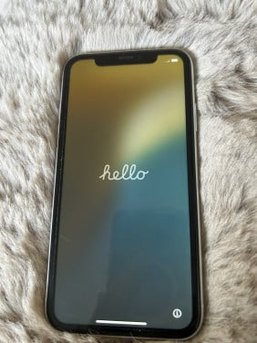 I phone XR 64 GB
